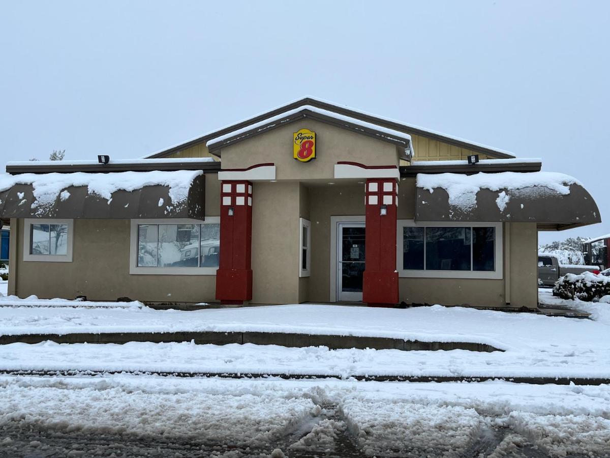 Super 8 By Wyndham Red Bluff Motel Exterior photo