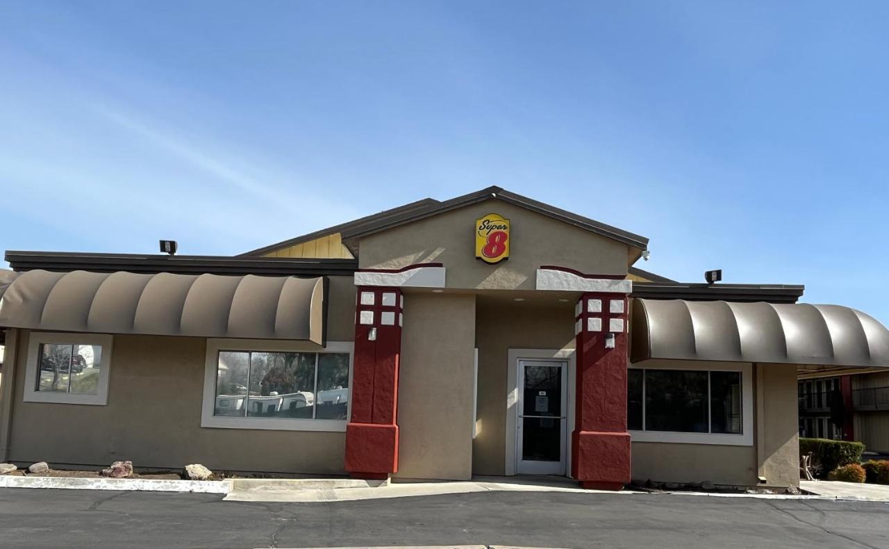 Super 8 By Wyndham Red Bluff Motel Exterior photo