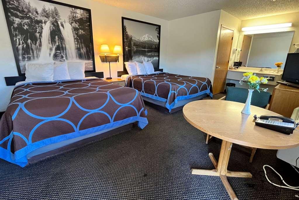Super 8 By Wyndham Red Bluff Motel Room photo